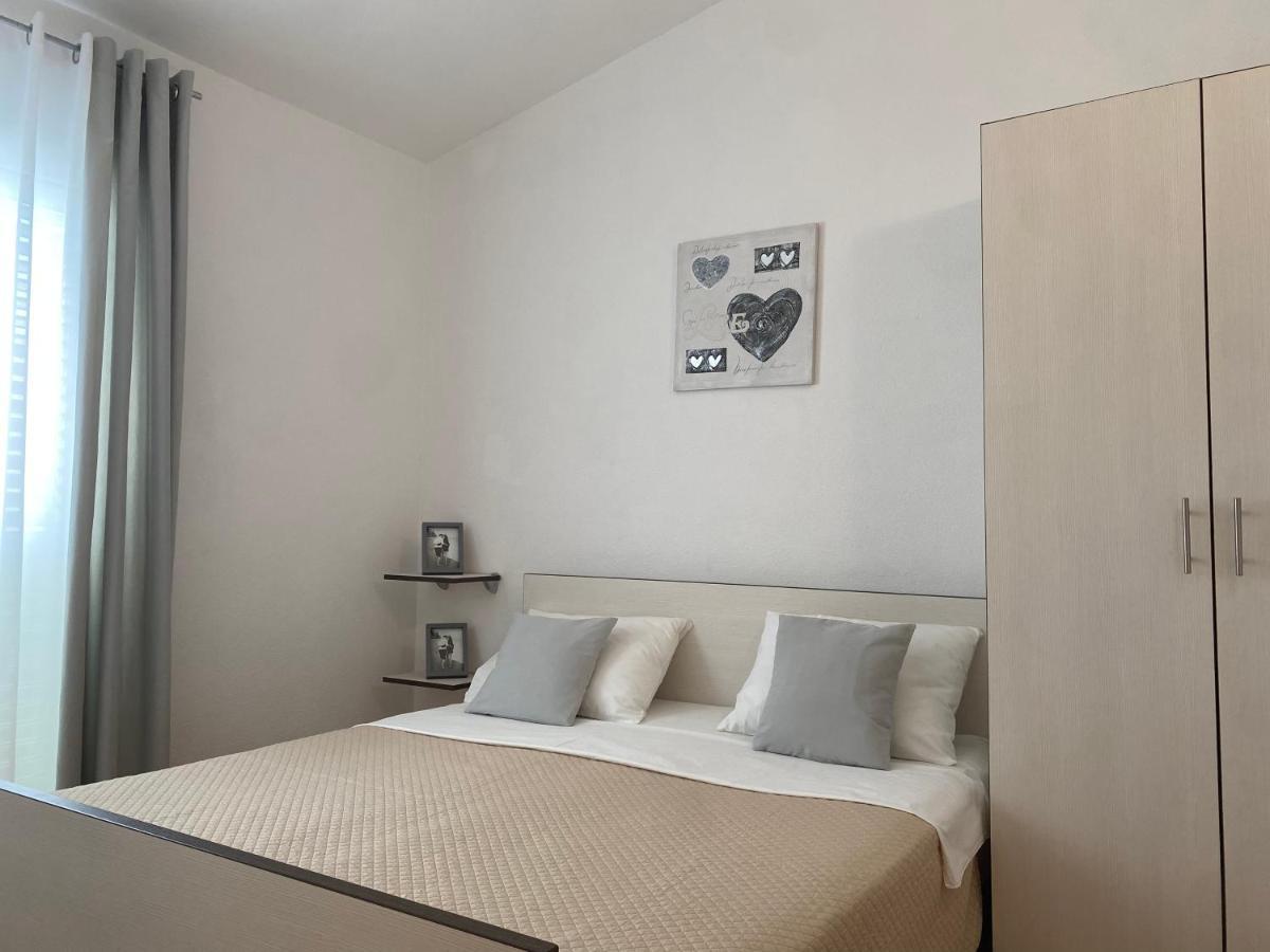 פריבלאקה Apartments Lolo מראה חיצוני תמונה